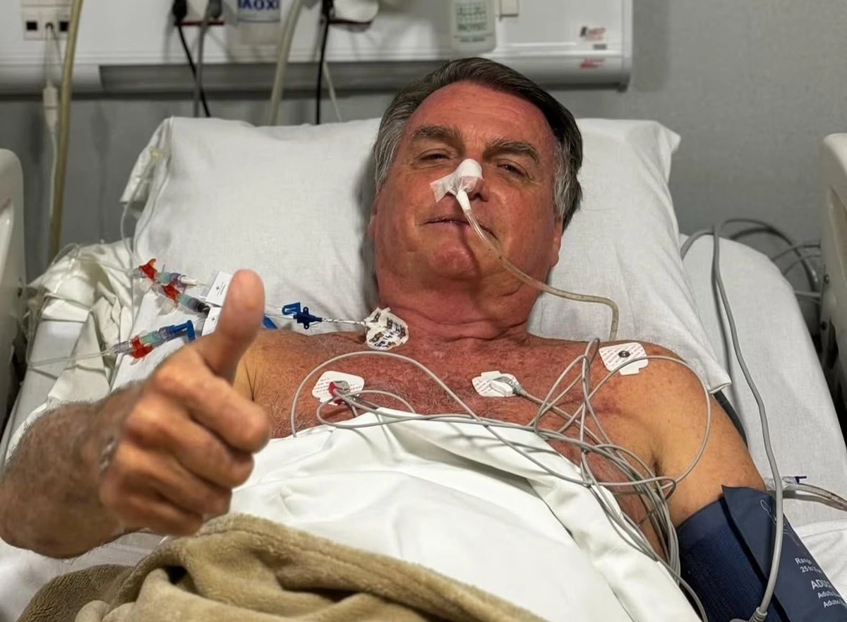 Bolsonaro passa por nova cirurgia após mal-estar durante agenda