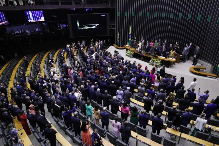 Câmara aprova PL que dá certificação voluntária ao lítio verde