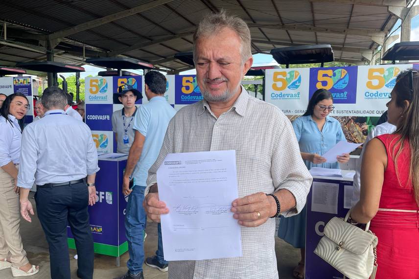 Codevasf entrega aparelhos agrícolas para 40 municípios Codevasf entrega aparelhos agrícolas para 40 municípios