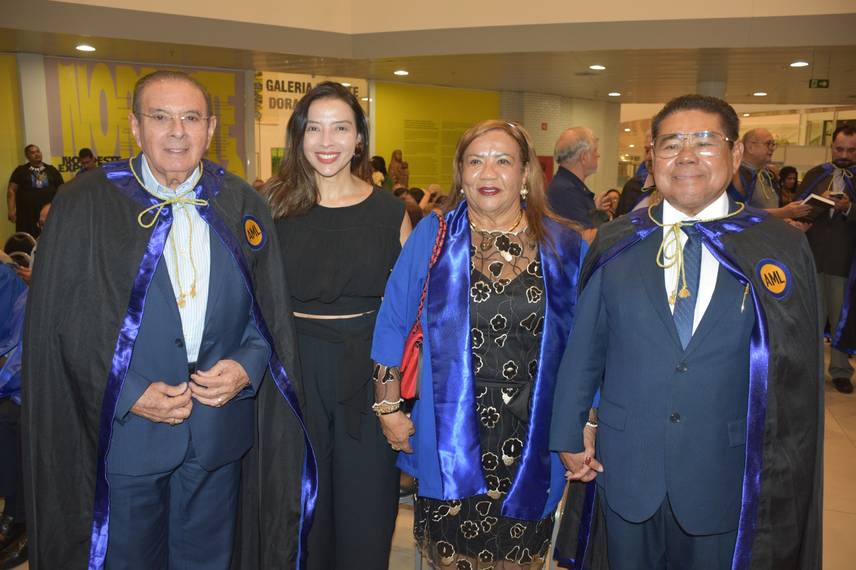 Desembargador José James Gomes Pereira lança o livro Direito na Prática no Sesc Cajuína Desembargador José James Gomes Pereira lança o livro Direito na Prática no Sesc Cajuína