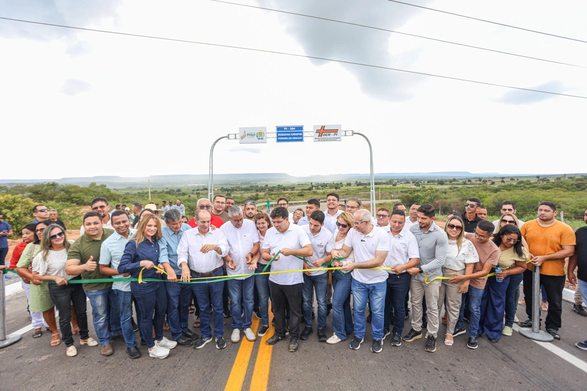 Governador entrega pavimentação da PI-394 e ruas em Colônia do Gurguéia