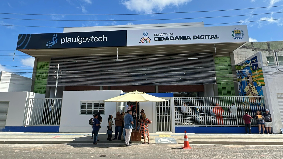 Governador inaugura novo Espaço da Cidadania Digital no Centro de Teresina