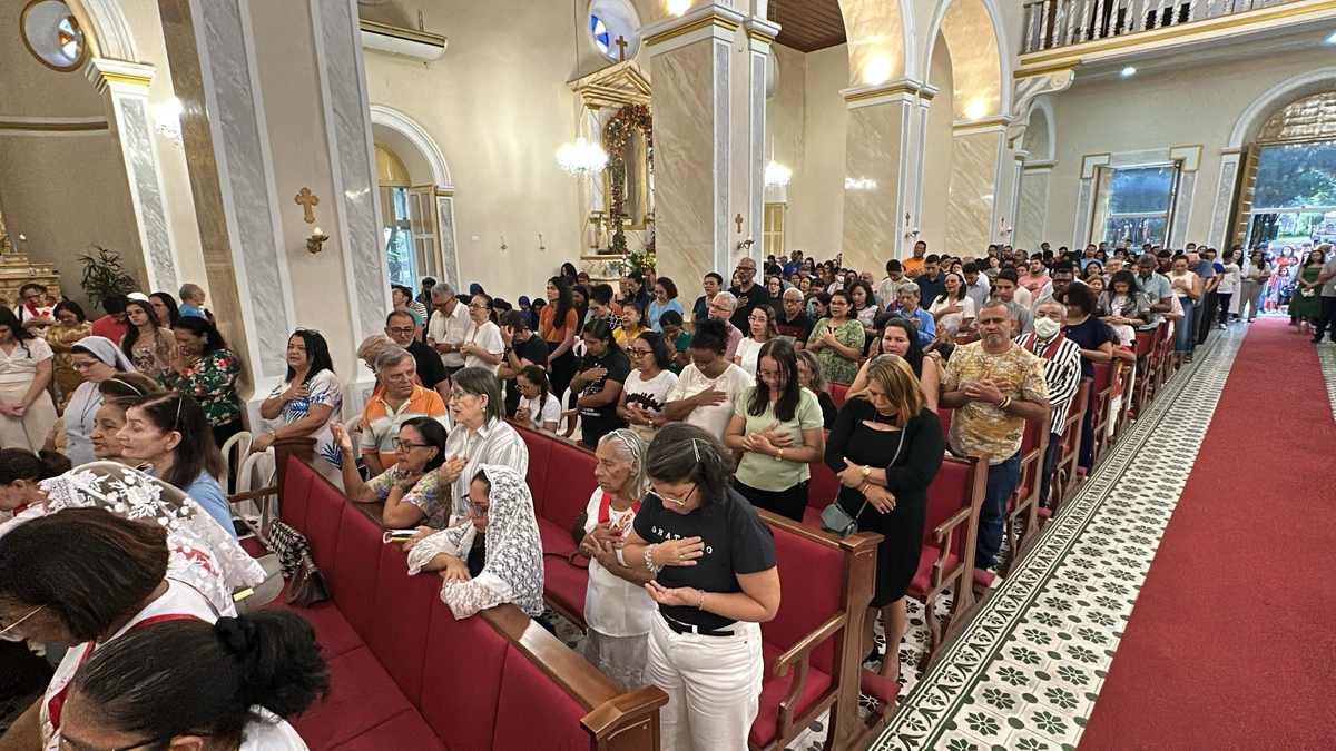 Missa na Catedral de Teresina celebra legado espiritual e social do Papa Francisco