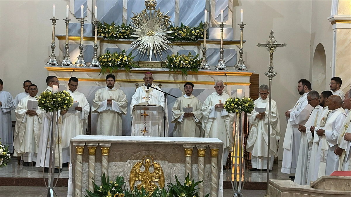 Missa na Catedral de Teresina celebra legado espiritual e social do Papa Francisco