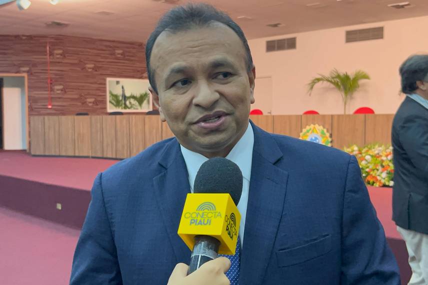 Polícia Civil do Piauí homenageia servidores com medalhas e troféus em Teresina Polícia Civil do Piauí homenageia servidores com medalhas e troféus em Teresina