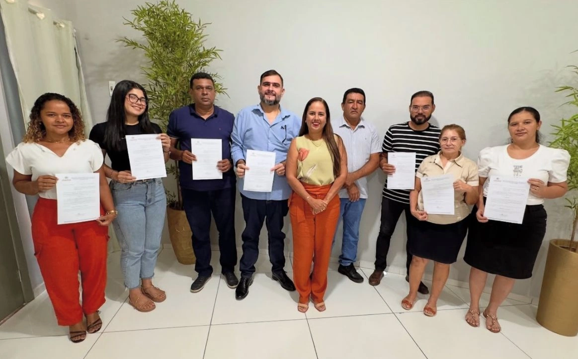 Prefeita Karyne do Rodrigão empossa novo secretário de Cultura
