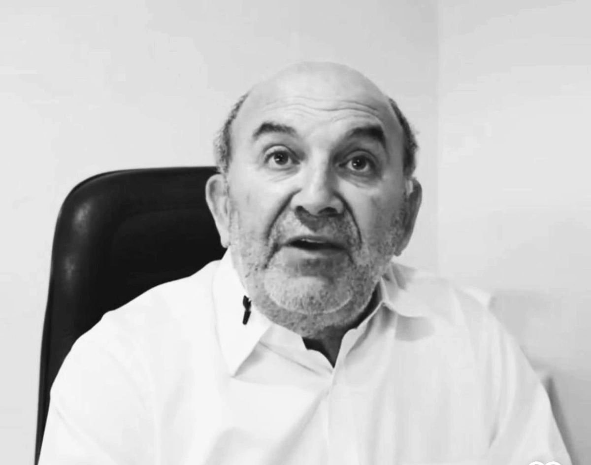Sr. Santos, proprietário da Distribuidora Telhas Mafrense