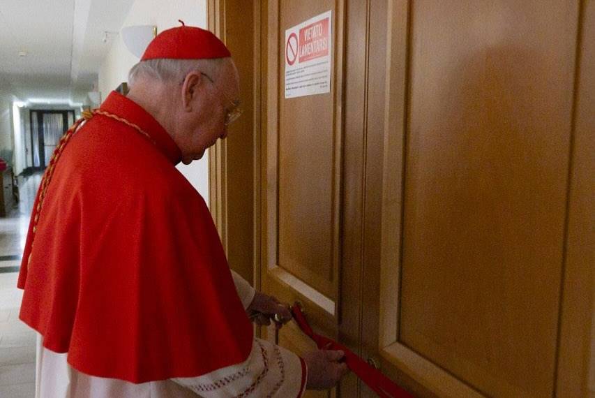 Vaticano divulga primeiras imagens do Papa Francisco em primeiros ritos fúnebres Vaticano divulga primeiras imagens do Papa Francisco em primeiros ritos fúnebres