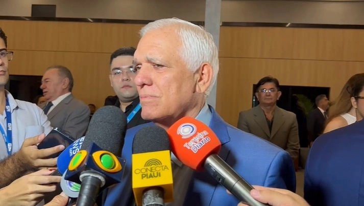 Vice-governador Themístocles Sampaio Filho