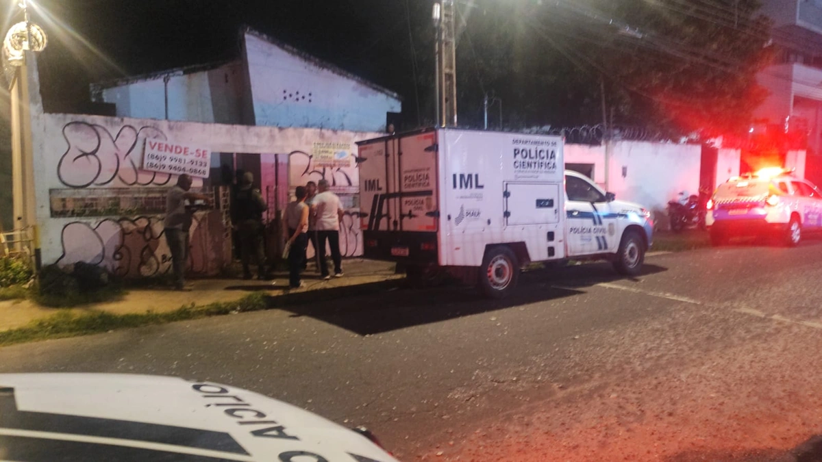 Corpo de homem é encontrado dentro de imóvel abandonado no Centro de Teresina