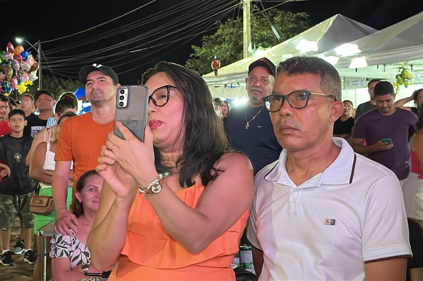 Festival Piripiri Humor & Arte inicia com grande público, risos e muita música