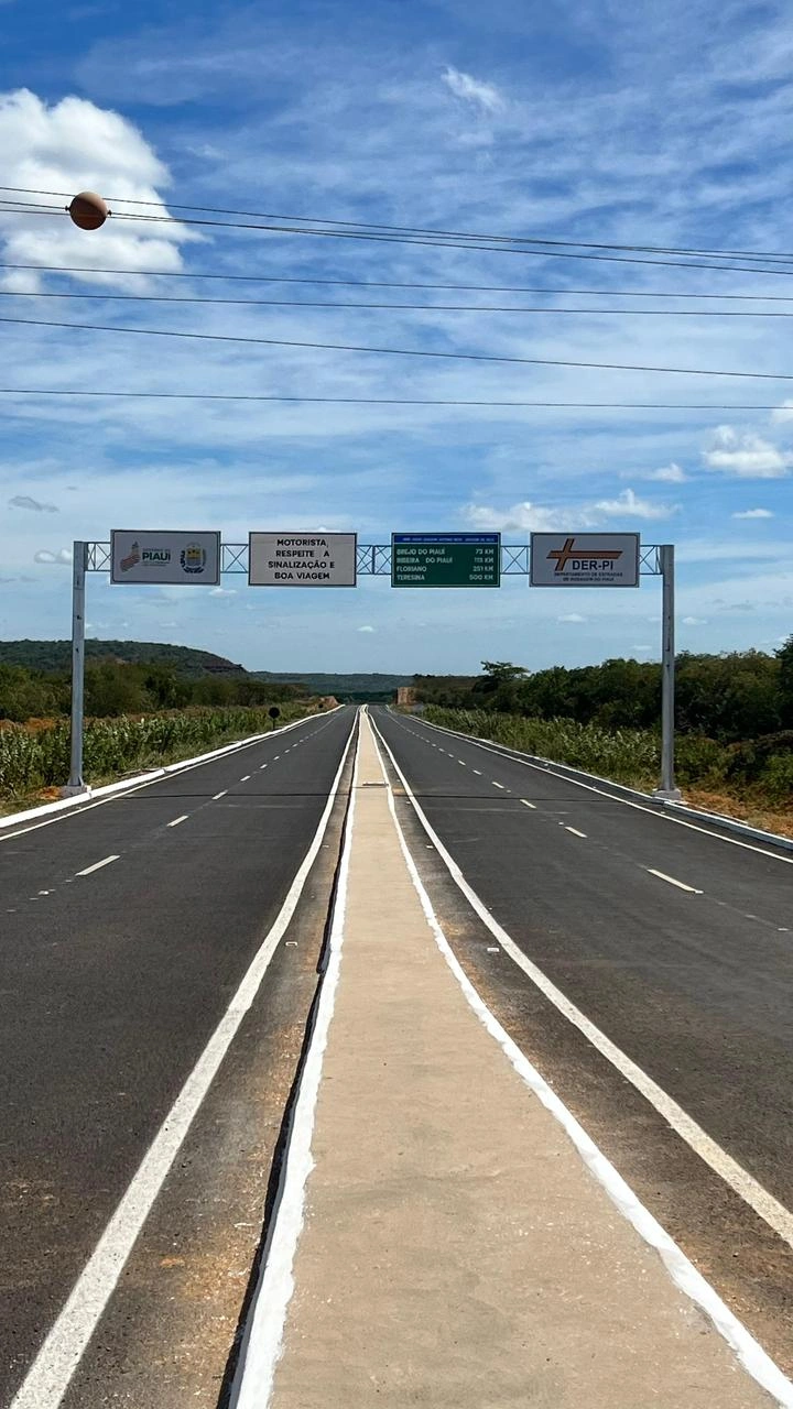 Governador Rafael Fonteles e Leo Sobral do DER inauguram obras no Território Serra da Capivara