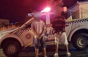 PM flagra dupla e apreende drogas em terreno baldio no centro de Pio IX (Foto: Reprodução)