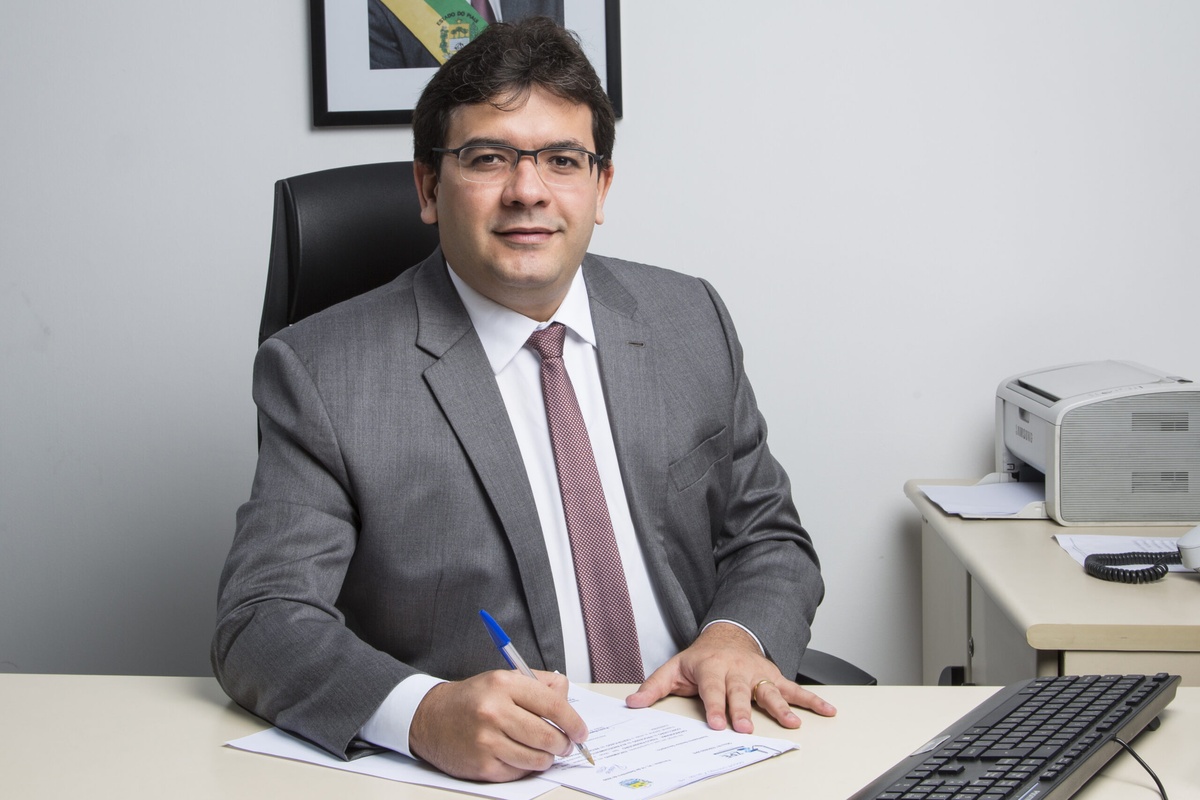 Rafael Fonteles nomeia novos peritos da Polícia Civil do Piauí nesta quinta