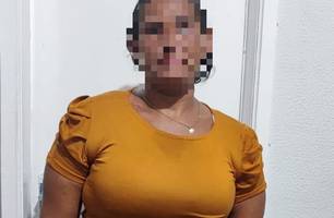 Suspeita de roubos a pedestres é presa no Centro de Teresina (Foto: Reprodução)