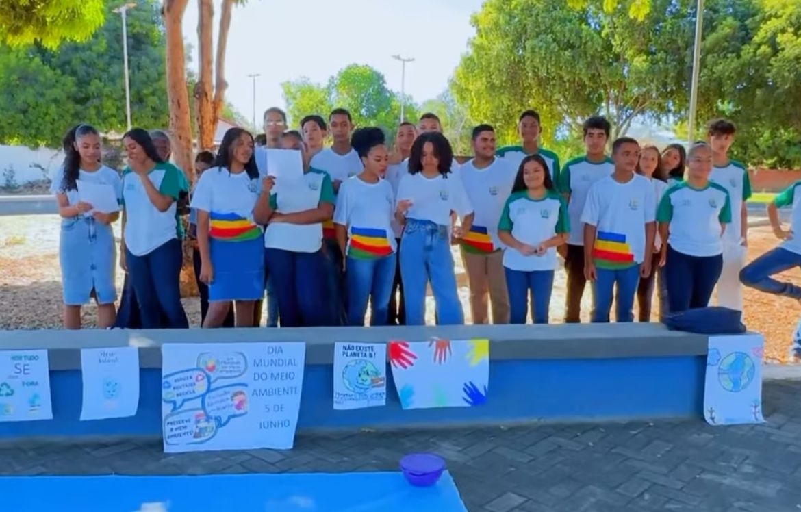 Alunos de Alvorada do Gurgueia realizam atividade em alusão ao dia do meio ambiente