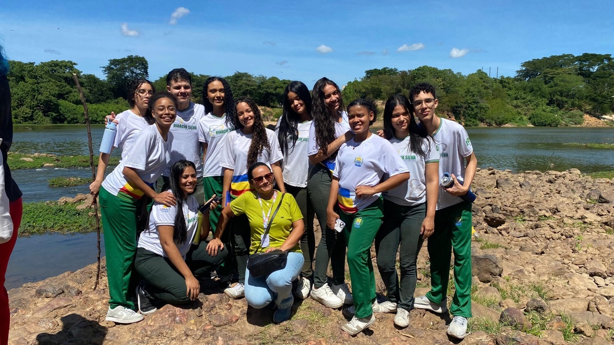 Alunos do Piauí mergulham no meio ambiente com visita ao CEA e floresta fóssil