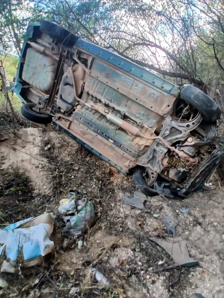Carro capota em cidade do Piauí e acidente deixa um morto e dois feridos