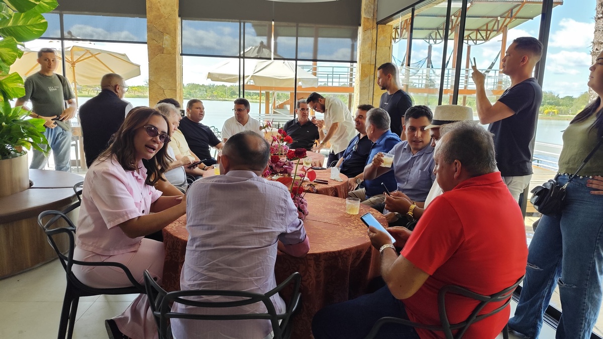 Encontro de prefeitos em Demerval Lobão fortalece união e troca de experiências