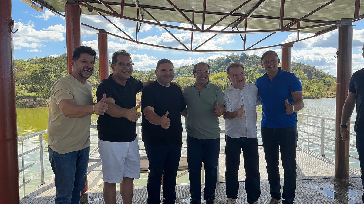 Encontro de prefeitos em Demerval Lobão fortalece união e troca de experiências