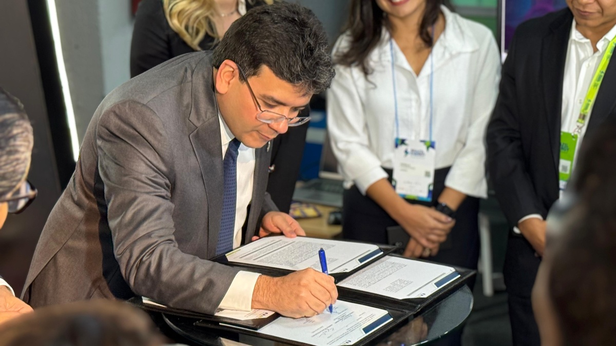 Fonteles firma parceria com ANEEL para fortalecer distribuição de energia no Piauí
