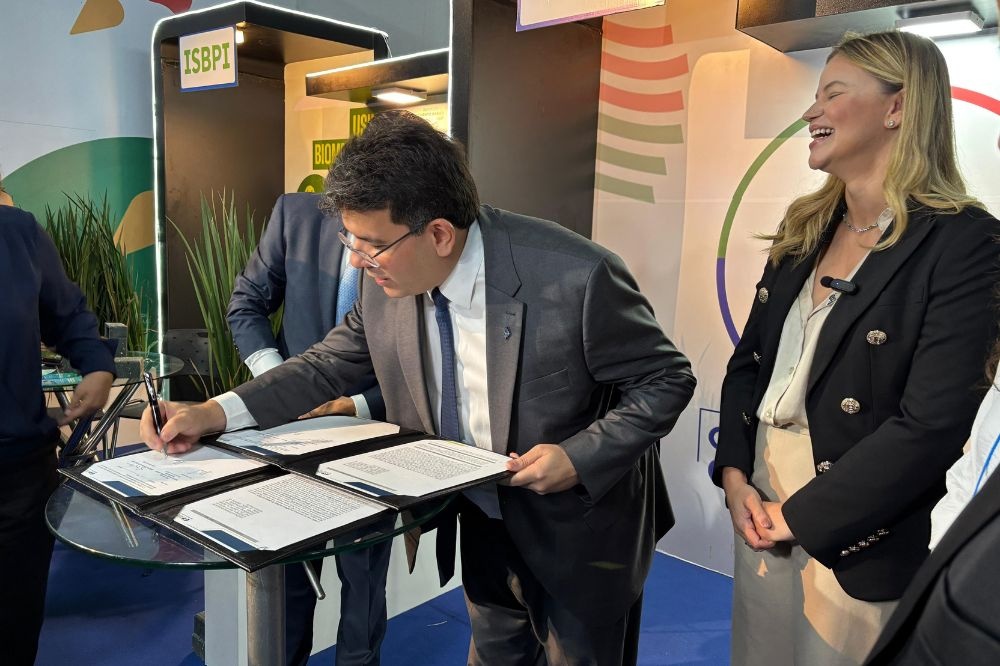 Fonteles firma parceria com Aneel para fortalecer distribuição de energia no Piauí