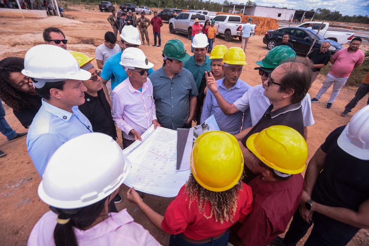 Governador em exercício anuncia retomada do rodoanel e vistoria obras habitacionais em Timon