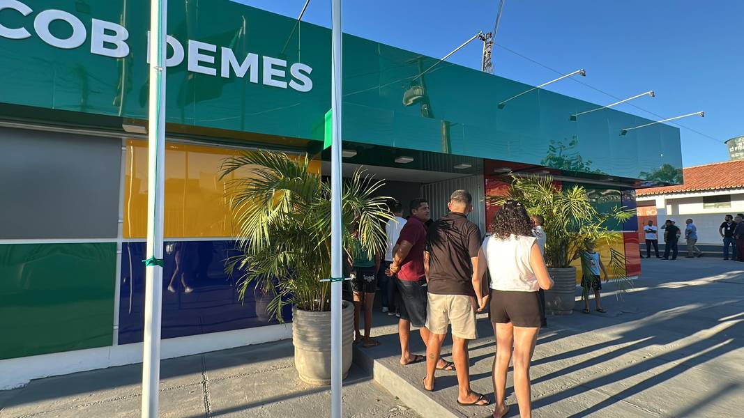 Governador entrega reforma do CETI Jacob Demes em Floriano com investimento de R$ 1,9 mi
