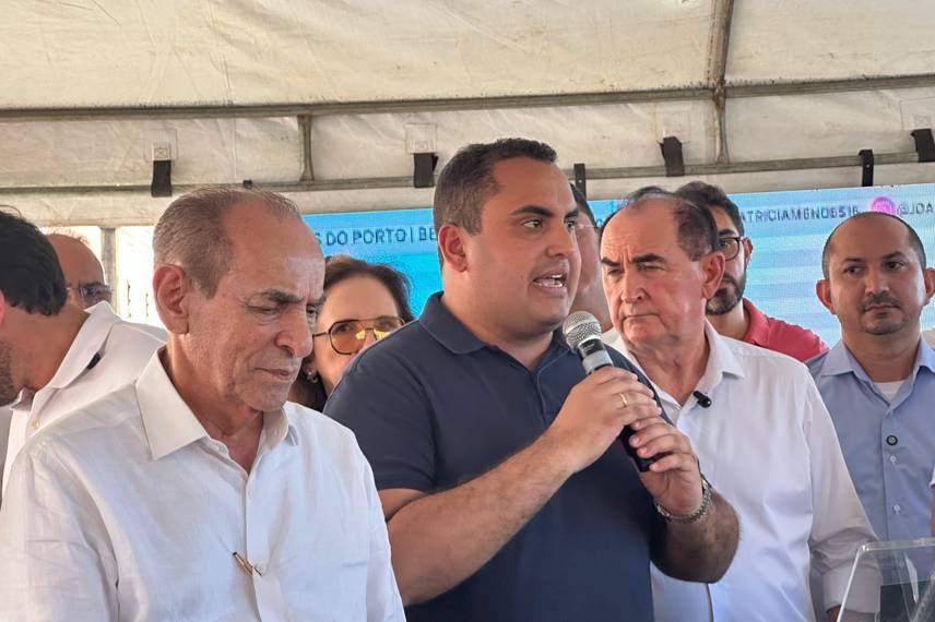 Governador entrega reforma do CETI Jacob Demes em Floriano com investimento de R$ 1,9 mi Governador entrega reforma do CETI Jacob Demes em Floriano com investimento de R$ 1,9 mi