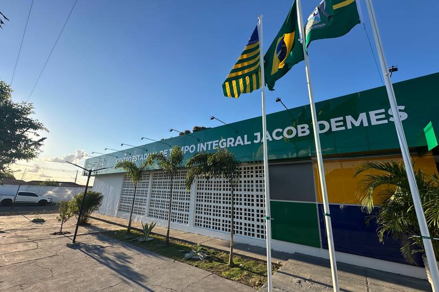 Governador entrega reforma do CETI Jacob Demes em Floriano com investimento de R$ 1,9 mi Governador entrega reforma do CETI Jacob Demes em Floriano com investimento de R$ 1,9 mi