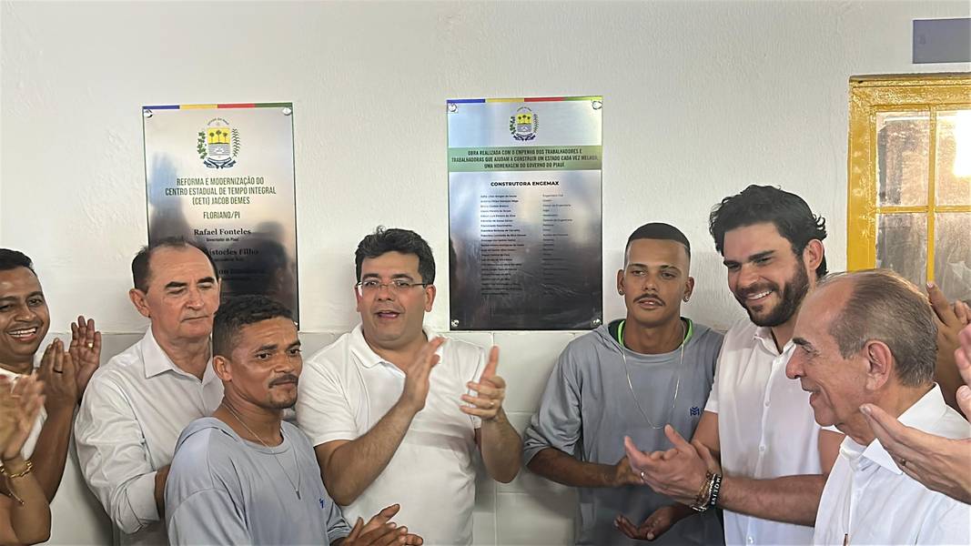 Governador entrega reforma do CETI Jacob Demes em Floriano com investimento de R$ 1,9 mi