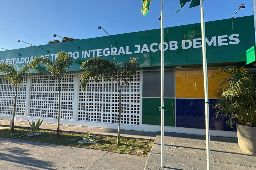 Governador entrega reforma do CETI Jacob Demes em Floriano com investimento de R$ 1,9 mi Governador entrega reforma do CETI Jacob Demes em Floriano com investimento de R$ 1,9 mi