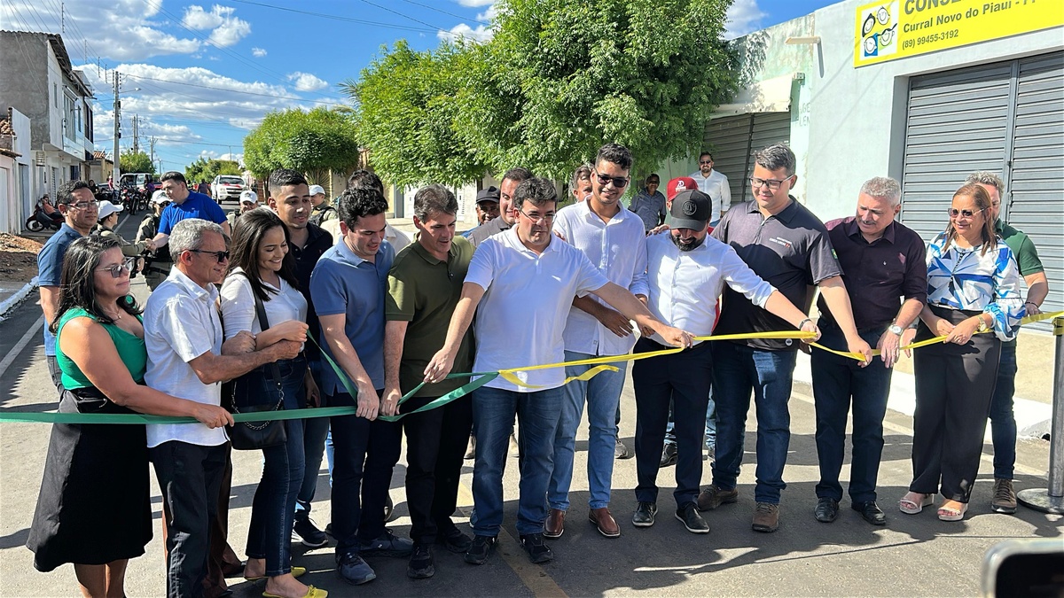 Governador inaugura pavimentação asfáltica em rodovias e vias urbanas de Curral Novo do Piauí
