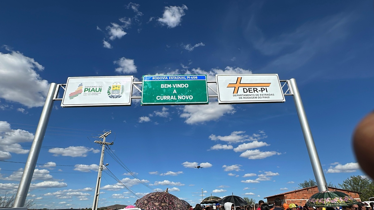 Governador inaugura pavimentação asfáltica em rodovias e vias urbanas de Curral Novo do Piauí