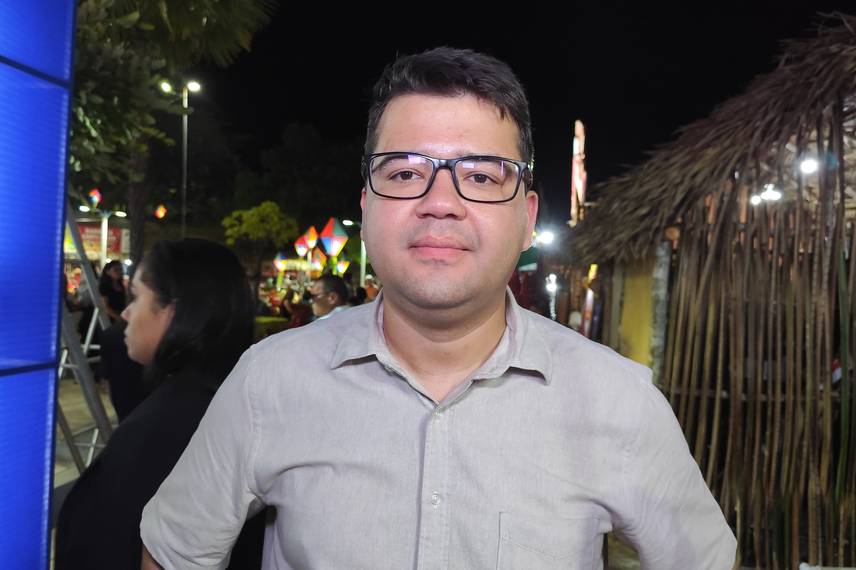 Governador participa da 9ª noite dos festejos de Santo Antônio em Campo Maior Governador participa da 9ª noite dos festejos de Santo Antônio em Campo Maior