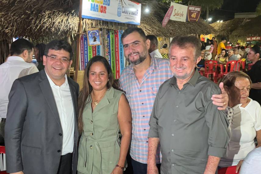 Governador participa da 9ª noite dos festejos de Santo Antônio em Campo Maior Governador participa da 9ª noite dos festejos de Santo Antônio em Campo Maior