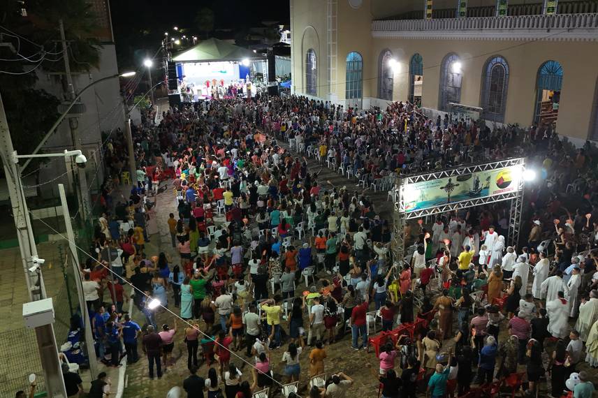 Governador participa da 9ª noite dos festejos de Santo Antônio em Campo Maior Governador participa da 9ª noite dos festejos de Santo Antônio em Campo Maior