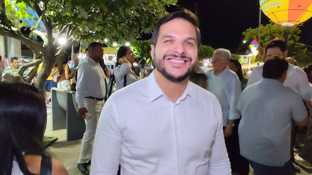 Governador participa da 9ª noite dos festejos de Santo Antônio em Campo Maior