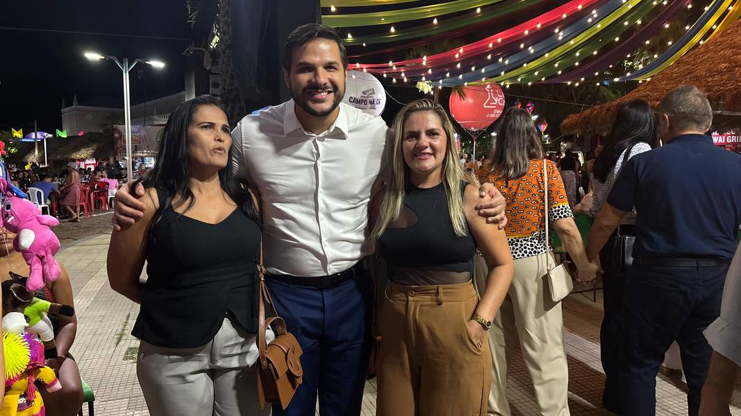 Governador participa da 9ª noite dos festejos de Santo Antônio em Campo Maior