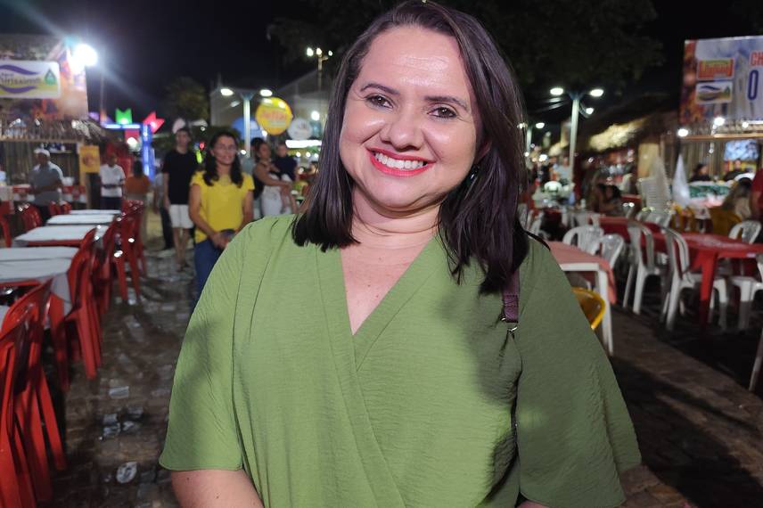 Governador participa da 9ª noite dos festejos de Santo Antônio em Campo Maior Governador participa da 9ª noite dos festejos de Santo Antônio em Campo Maior