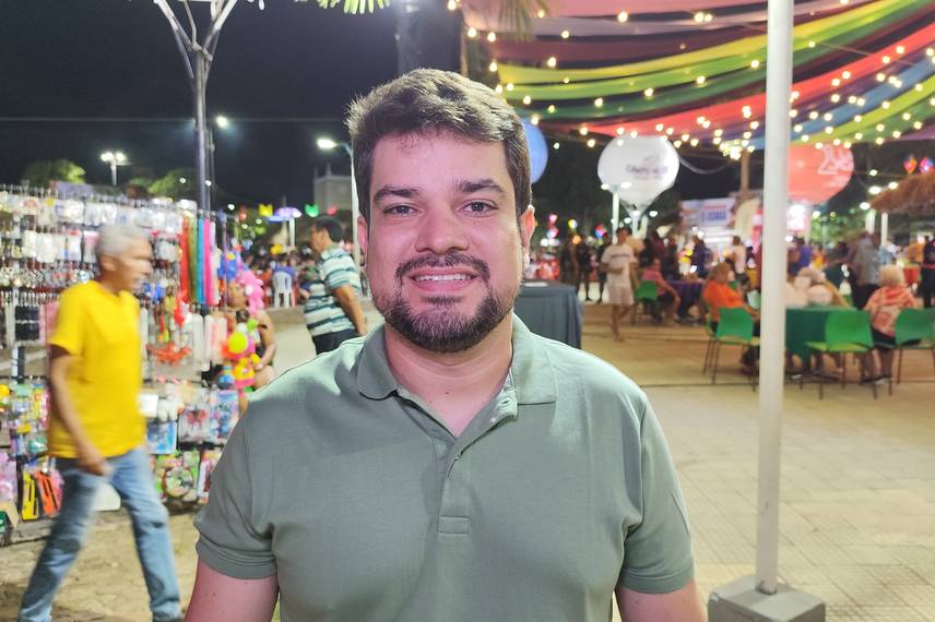 Governador participa da 9ª noite dos festejos de Santo Antônio em Campo Maior Governador participa da 9ª noite dos festejos de Santo Antônio em Campo Maior