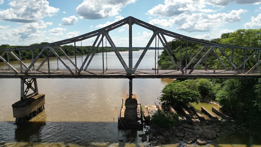 Ponte Metálica