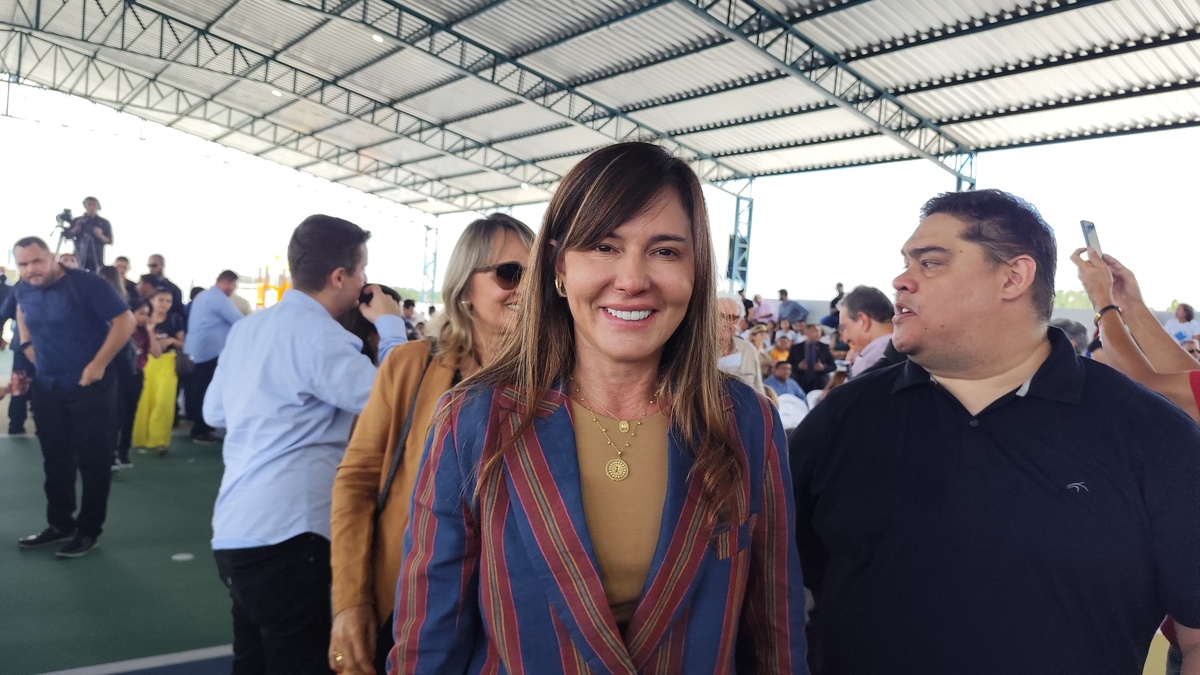 Prefeita de Esperantina, Ivanária Sampaio