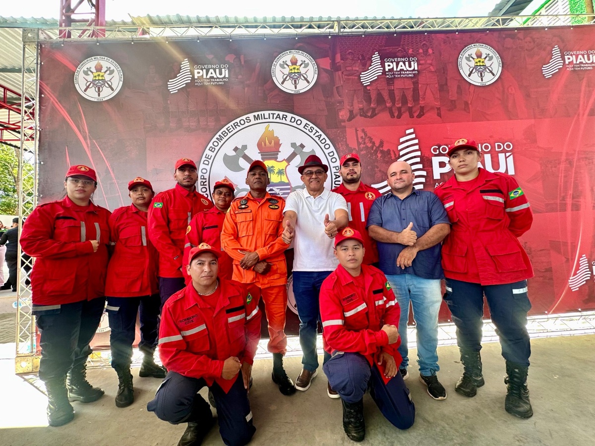Prefeito Abdoral Melo prestigia inauguração da sede do Corpo de Bombeiros em Esperantina