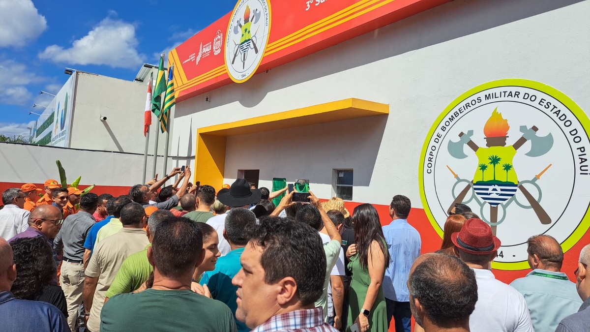Prefeito Abdoral Melo prestigia inauguração da sede do Corpo de Bombeiros em Esperantina