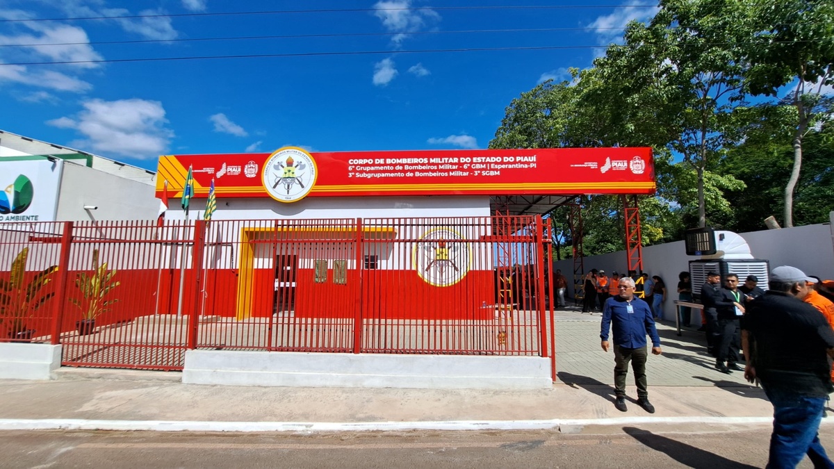 Prefeito Abdoral Melo prestigia inauguração da sede do Corpo de Bombeiros em Esperantina