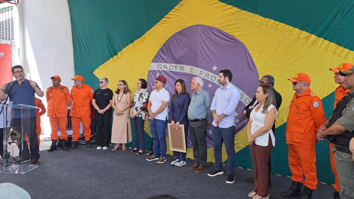 Prefeito Abdoral Melo prestigia inauguração da sede do Corpo de Bombeiros em Esperantina