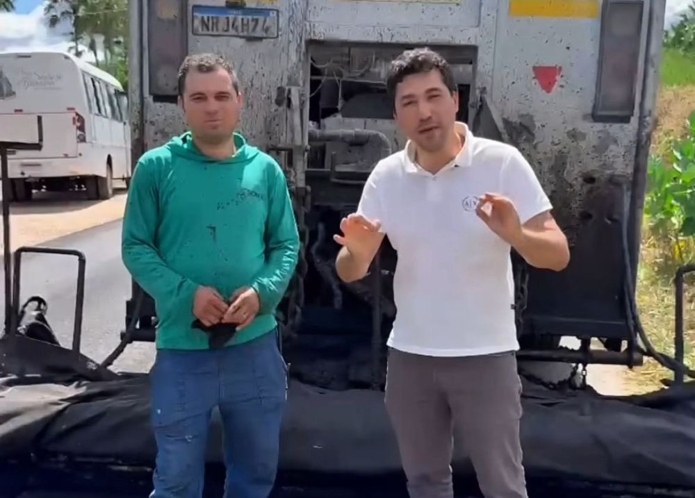 Prefeito de Massapê do Piauí acompanha aplicação de microrrevestimento na PI-461