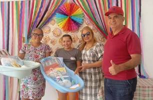 Prefeito de Pau D’Arco entrega kits maternidade para gestantes do Vaquejador (Foto: Reprodução)