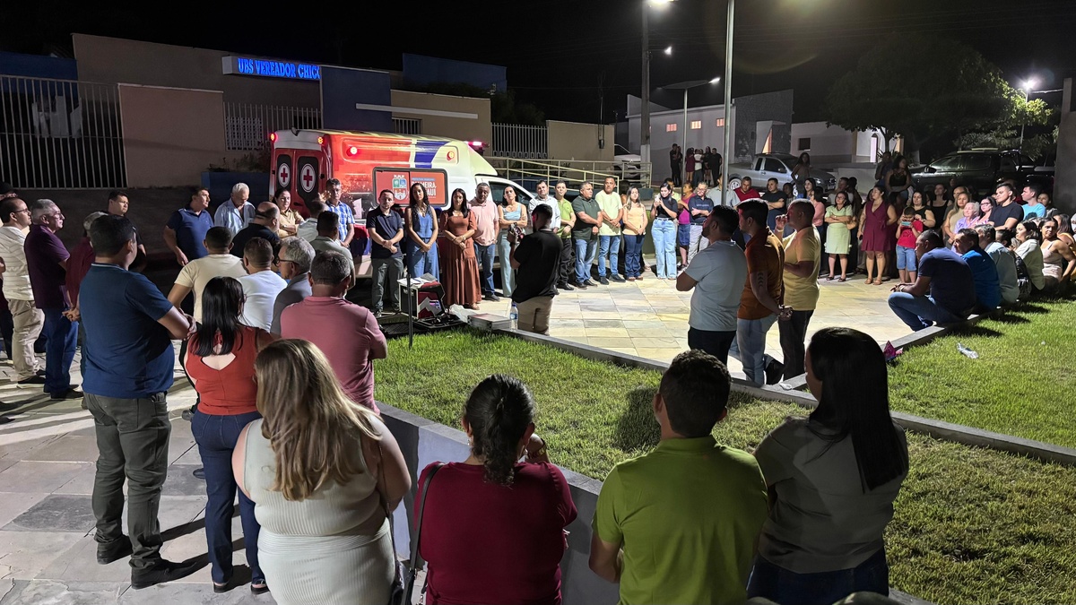 Prefeito Hugo Rosal entrega ambulância para reforçar atendimento em Palmeira do PI